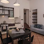 Lägenhet Cortile Del Forno Nel Centro Storico Arona
