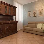 Cortile Del Forno Nel Centro Storico * Arona