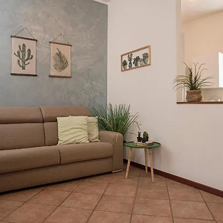 Cortile Del Forno Nel Centro Storico Arona