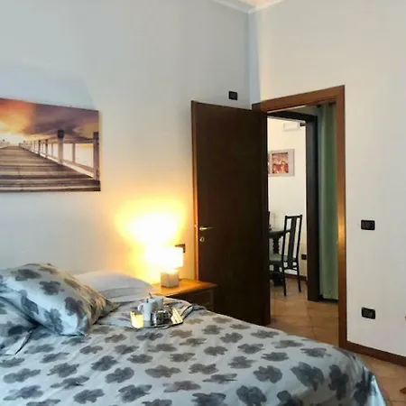 Cortile Del Forno Nel Centro Storico * Arona