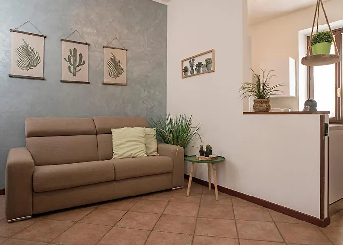 Cortile Del Forno Nel Centro Storico Arona