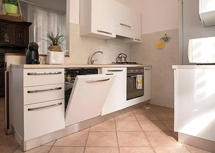 Cortile Del Forno Nel Centro Storico Arona