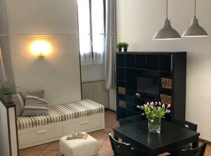 Cortile Del Forno Nel Centro Storico * Arona